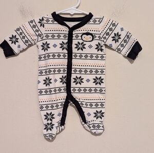 Koala Baby Essentials Penguin Snowflake Black And White Onesie Size Newborn
